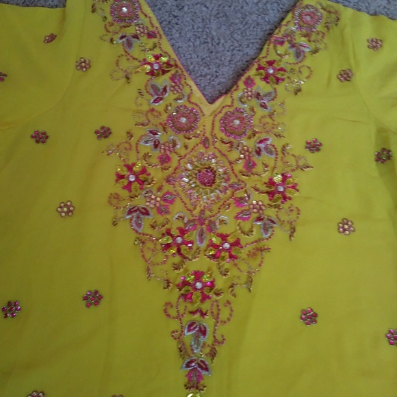 3 piecs indain suite embroidery work on. - Picture 3 of 8